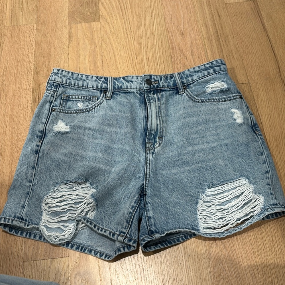 Distressed HIDDEN Jean shorts